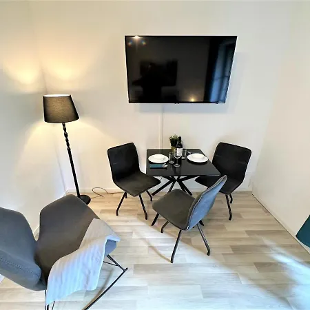 Cozy In Bavarian Forest +pool +sauna +netflix Apartment